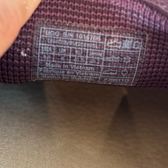 UGG Sz 9.5 Canvass Burgundy Purple Slip On Slide Sneakers Rubber Sole - Picture 12 of 12